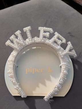 Piper k Women’s 'Wifey' Pearl Embellished Headband